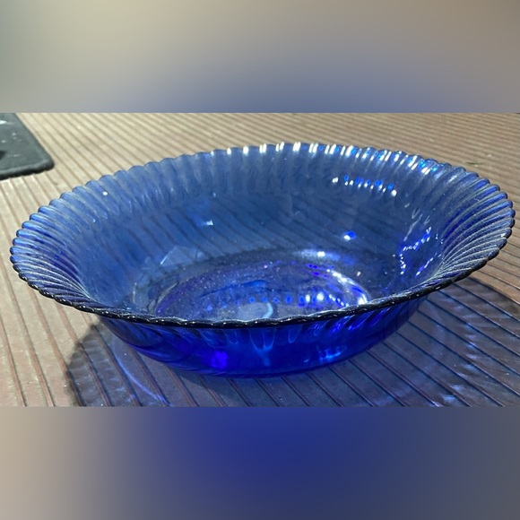 Blue glass dish - Picture 3 of 3